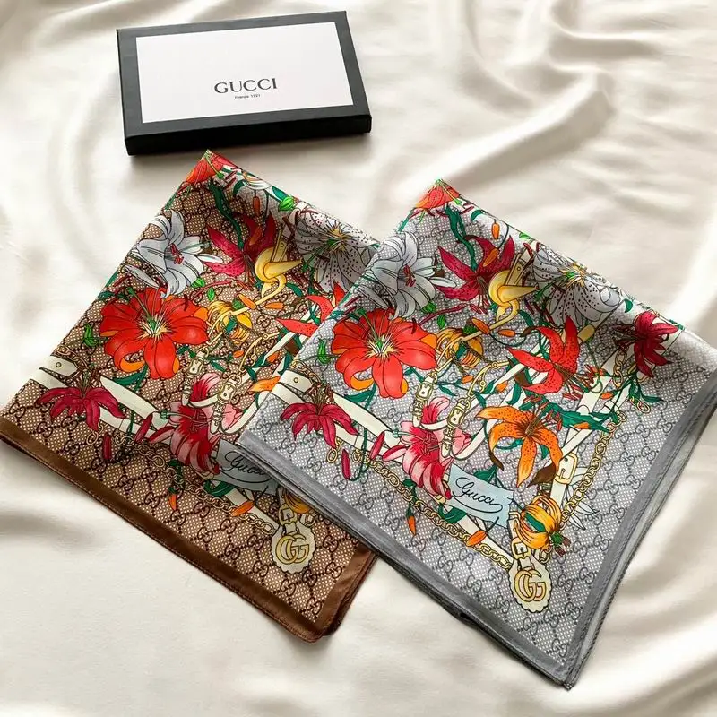 Gucci silk scarf 50X50cm E20
